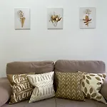 Beautiful Apartment Near Waterloo! - Sleeps 9