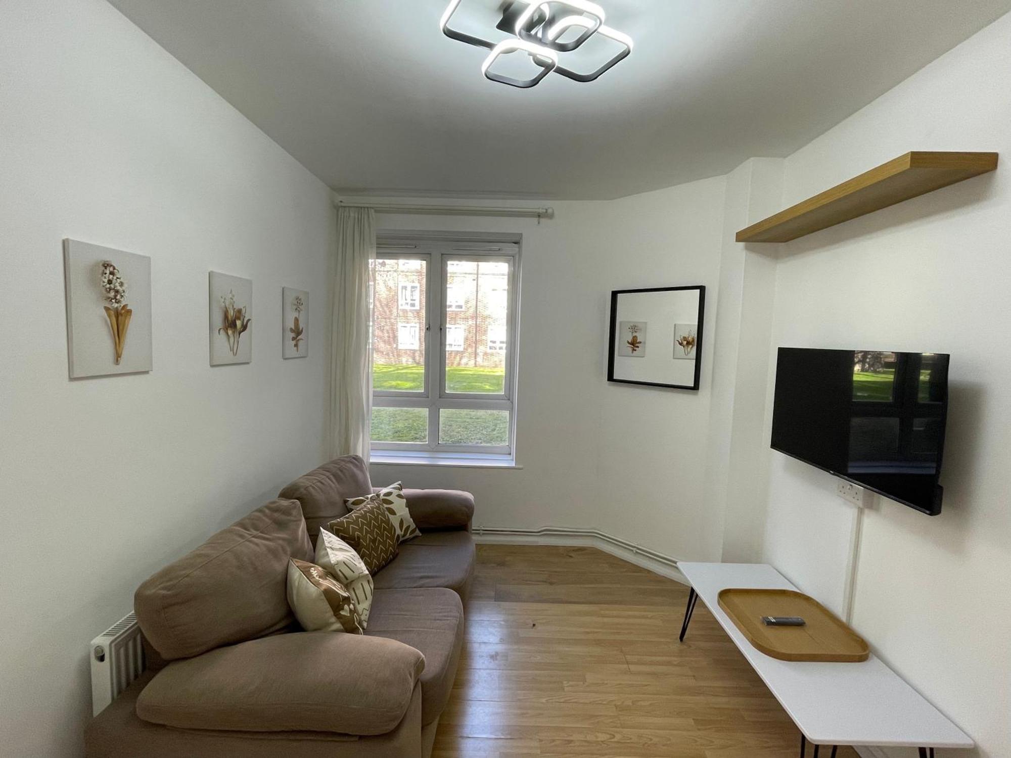 Beautiful Near Waterloo! - Sleeps 9 Appartement